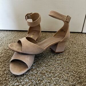 Dream Pairs Tan Ankle Strap Heels